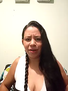 Snapshot of LeilaTaylor chatting on November 14, 2025, 12:59 pm LeilaTaylor online show from November 14, 2025, 12:59 pm