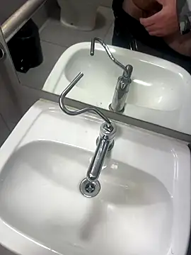 Cannavaro5 online show from October 22, 2025, 3:34 pm