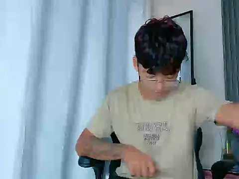 Snapshot of LiamANDJordan chatting on November 4, 2025, 10:09 pm LiamANDJordan online show from November 4, 2025, 10:09 pm