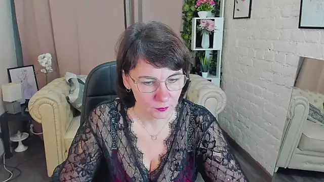 Demi Mature online show from November 2, 2025, 5:43 am