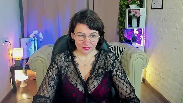 Demi Mature online show from November 6, 2025, 5:30 am