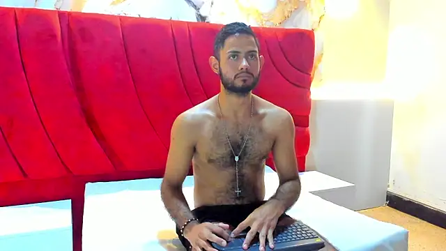 Snapshot of YEFERSON_SCOTT chatting on November 4, 2025, 7:24 pm YEFERSON SCOTT online show from November 4, 2025, 7:24 pm