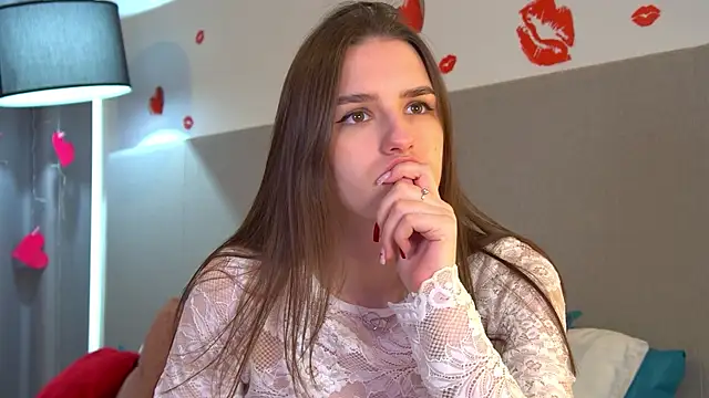 AliceAtkins online show from April 13, 2026, 6:19 am