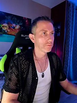Snapshot of Gamerinleather chatting on October 28, 2025, 7:27 pm Gamerinleather online show from October 28, 2025, 7:27 pm