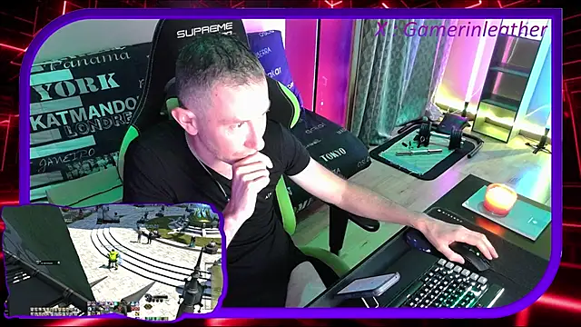 Snapshot of Gamerinleather chatting on November 1, 2025, 9:17 pm Gamerinleather online show from November 1, 2025, 9:17 pm