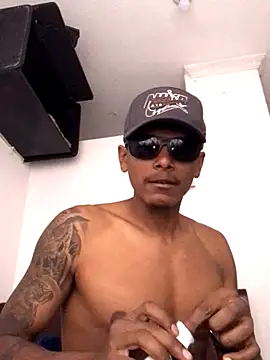 Snapshot of detonador999 chatting on October 24, 2025, 9:33 pm detonador999 online show from October 24, 2025, 9:33 pm