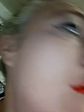 Snapshot of Raven_Fantastic chatting on October 24, 2025, 7:43 pm Raven Fantastic online show from October 24, 2025, 7:43 pm