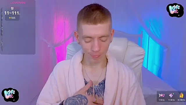 Snapshot of Cristian__Dior chatting on December 5, 2025, 7:32 pm Cristian Dior online show from December 5, 2025, 7:32 pm