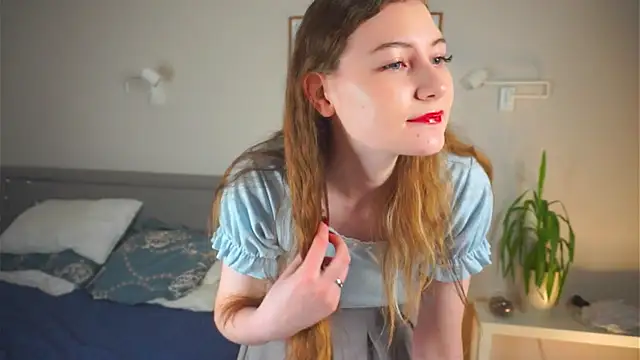 MegganKinson online show from November 4, 2025, 5:06 am