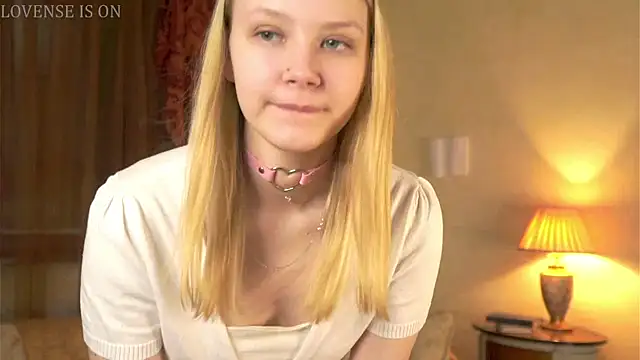 ElissaGlod online show from December 21, 2025, 12:12 pm