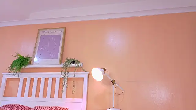 SeleneGibson   online show from December 1, 2025, 7:30 pm