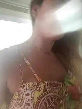 Snapshot of DESIRIE0609 chatting on November 17, 2025, 8:58 pm DESIRIE0609 online show from November 17, 2025, 8:58 pm