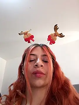 Lunatemptress4 online show from December 1, 2025, 1:16 pm