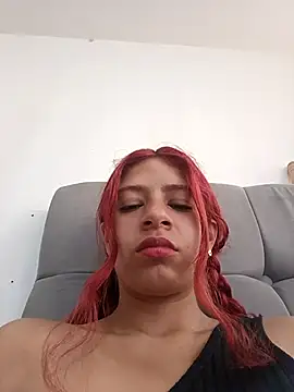 Lunatemptress4 online show from December 19, 2025, 12:34 pm