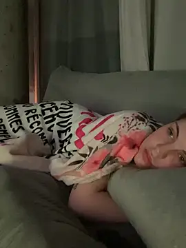 Snapshot of elliepixie chatting on March 1, 2026, 5:42 am elliepixie online show from March 1, 2026, 5:42 am