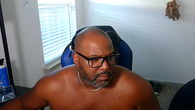 Snapshot of SplendaDaddy50 chatting on July 28, 2026, 1:54 pm SplendaDaddy50 online show from July 28, 2026, 1:54 pm