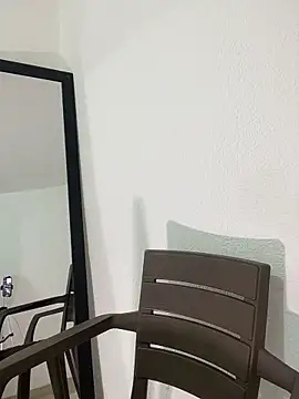 misschloe  online show from October 29, 2025, 2:19 pm