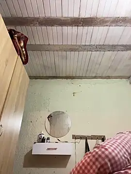 misschloe  online show from October 31, 2025, 2:51 pm