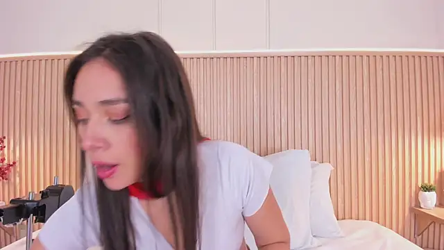 NahimiThompson online show from July 25, 2026, 7:44 pm