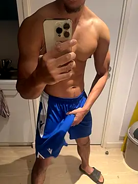 bigDickParis92 online show from October 26, 2025, 3:51 pm