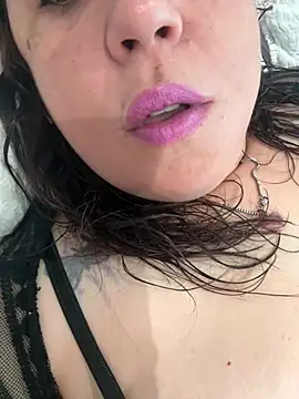 Rheetnena1 online show from January 14, 2026, 2:55 pm