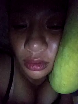 lyn cute18 online show from October 31, 2025, 8:43 pm