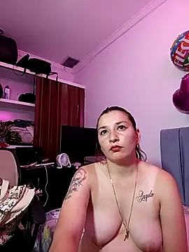 camilaloves1 online show from April 11, 2026, 12:42 pm