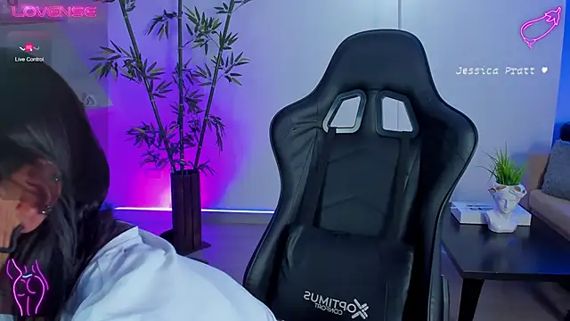 Snapshot of JessicaPratt chatting on January 16, 2025, 7:52 pm JessicaPratt online show from January 16, 2025, 7:52 pm