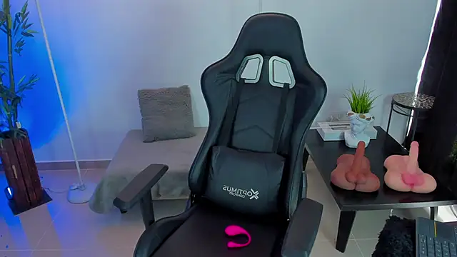 Snapshot of JessicaPratt chatting on March 12, 2025, 4:46 pm JessicaPratt online show from March 12, 2025, 4:46 pm