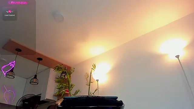 Snapshot of JessicaPratt chatting on September 13, 2025, 1:33 pm JessicaPratt online show from September 13, 2025, 1:33 pm