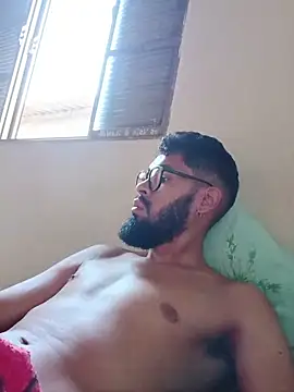 Snapshot of FerrariniHott chatting on November 5, 2025, 9:31 am FerrariniHott online show from November 5, 2025, 9:31 am