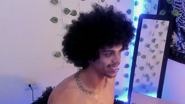 aaron play online show from November 11, 2025, 12:38 pm