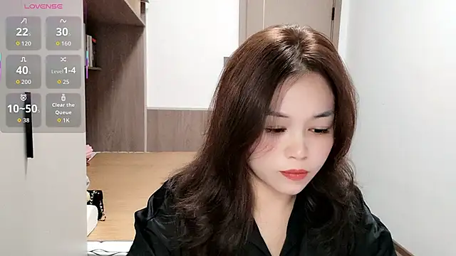 Ella-61 online show from October 24, 2025, 7:05 am