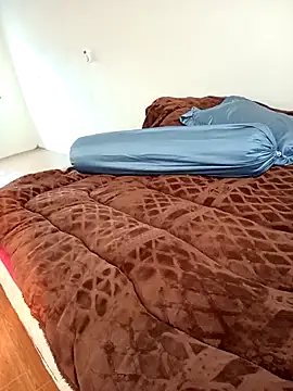 Cherry Le02 online show from November 11, 2025, 2:00 am