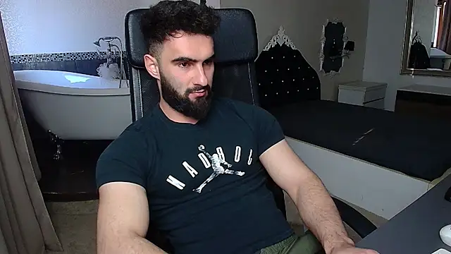 Snapshot of MicahLane chatting on April 6, 2026, 4:46 am MicahLane online show from April 6, 2026, 4:46 am