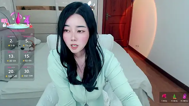 Xiaodie-baby online show from November 7, 2025, 1:11 pm