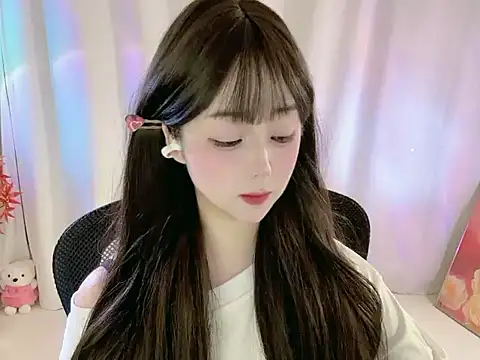 Clover zizi online show from October 29, 2025, 9:22 am