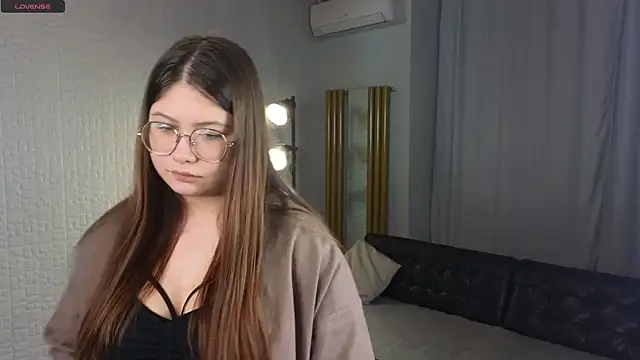 Snapshot of LeliaPeeler chatting on November 8, 2025, 4:40 pm LeliaPeeler online show from November 8, 2025, 4:40 pm