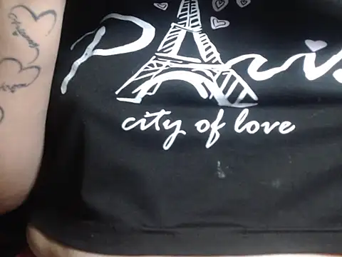 Snapshot of AdrianaDirtyExtreme chatting on November 23, 2025, 4:40 pm AdrianaDirtyExtreme online show from November 23, 2025, 4:40 pm