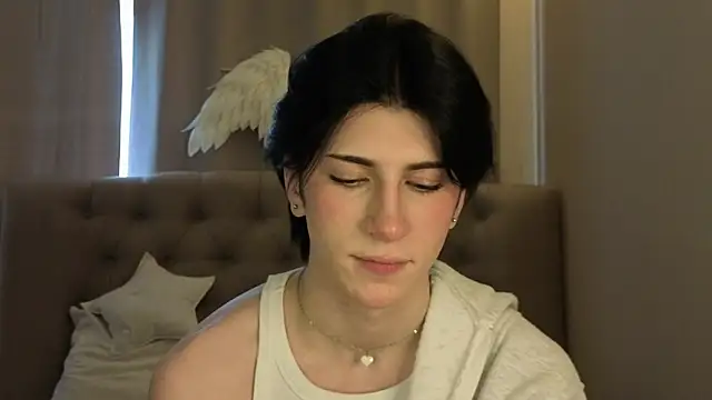 Oliver star boy  online show from April 6, 2026, 12:17 pm