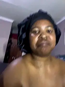 SweetCandy84 online show from November 5, 2025, 8:31 pm