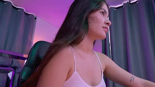 Bella Clark2 online show from April 11, 2026, 8:24 pm