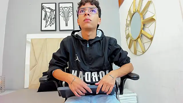 adams bobby online show from December 19, 2025, 11:28 am