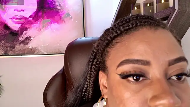 loana vegas online show from October 28, 2025, 4:09 pm