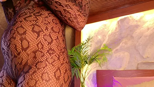 Snapshot of loana_vegas chatting on April 22, 2026, 4:26 am loana vegas online show from April 22, 2026, 4:26 am