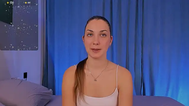 Kandeess online show from October 31, 2025, 2:18 pm