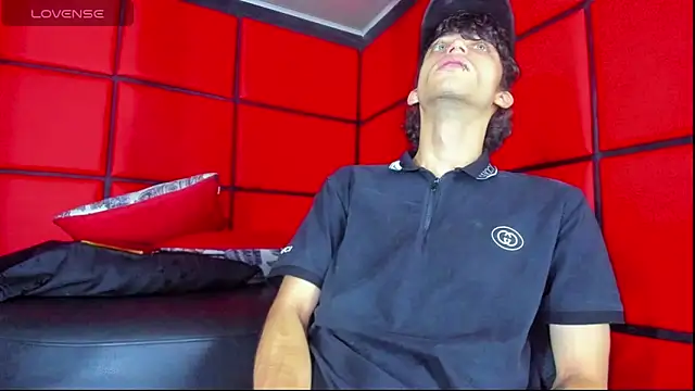 Snapshot of Khalid16_ chatting on October 29, 2025, 2:19 pm Khalid16 online show from October 29, 2025, 2:19 pm