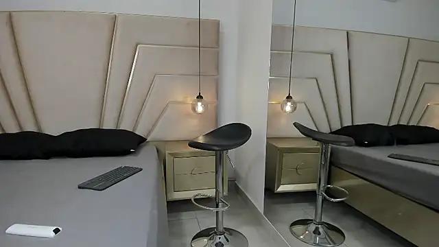 MaroxCute online show from November 11, 2025, 11:21 am