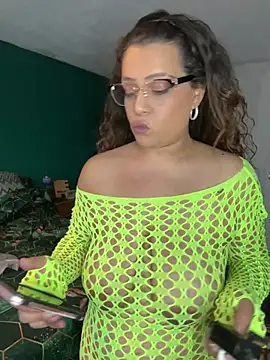 BubblesLovexox online show from February 6, 2026, 3:26 pm