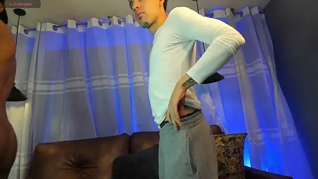 Snapshot of Suckdream1 chatting on November 4, 2025, 8:08 pm Suckdream1 online show from November 4, 2025, 8:08 pm